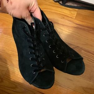 Aerosoles lace-up heels NOWT